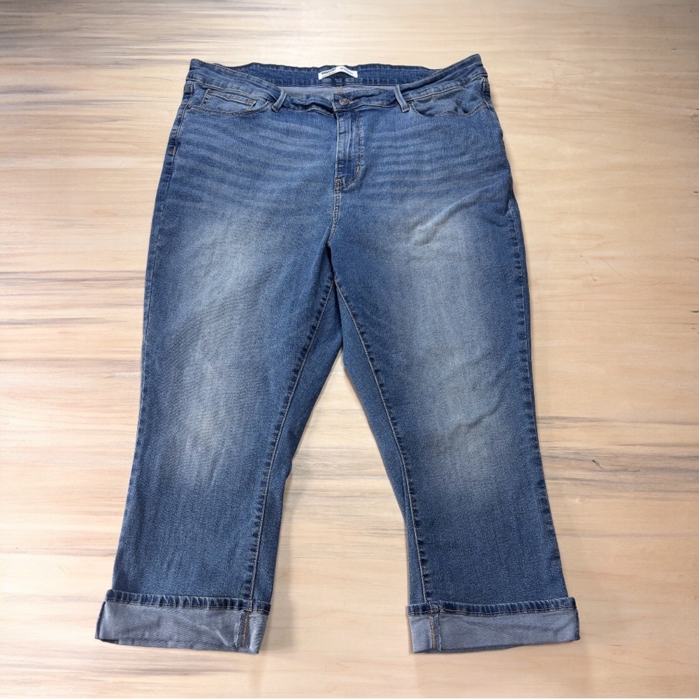 Signature by Levi Strauss Faded Blue Cropped Jeans Size 20